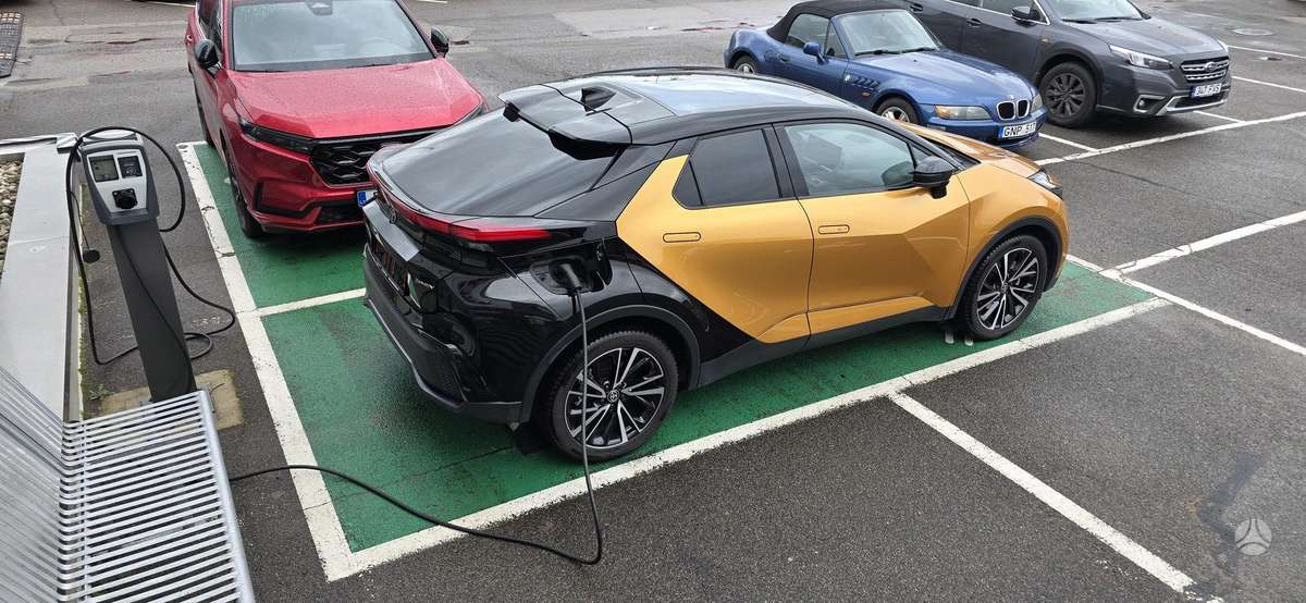 Toyota C-HR - 8
