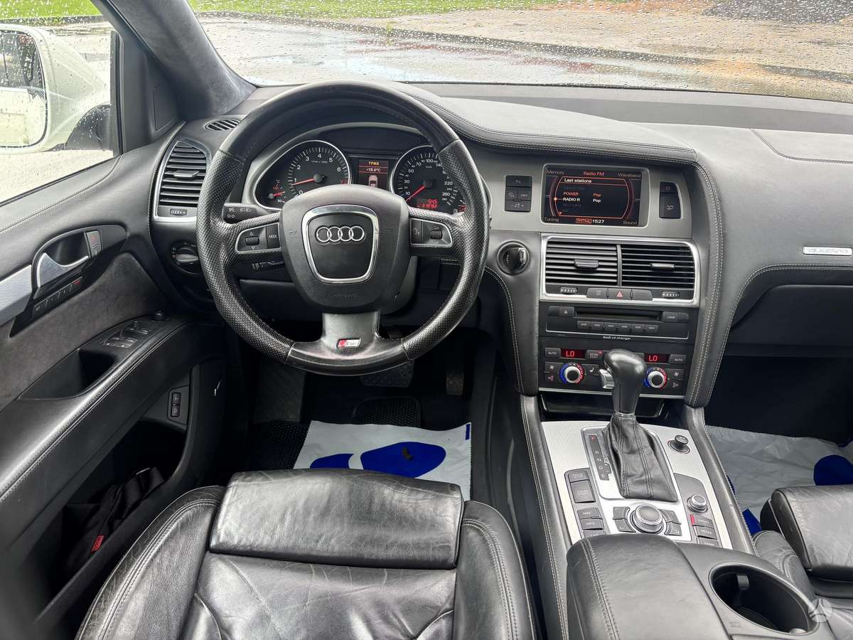 Audi Q7 - 11