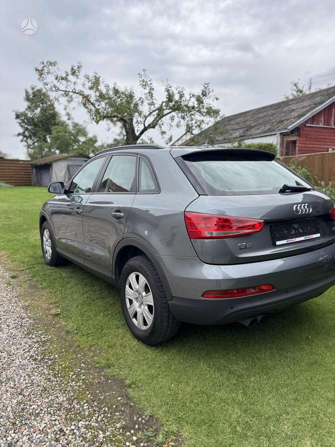 Audi Q3, 2.0 l., off-road / crossover