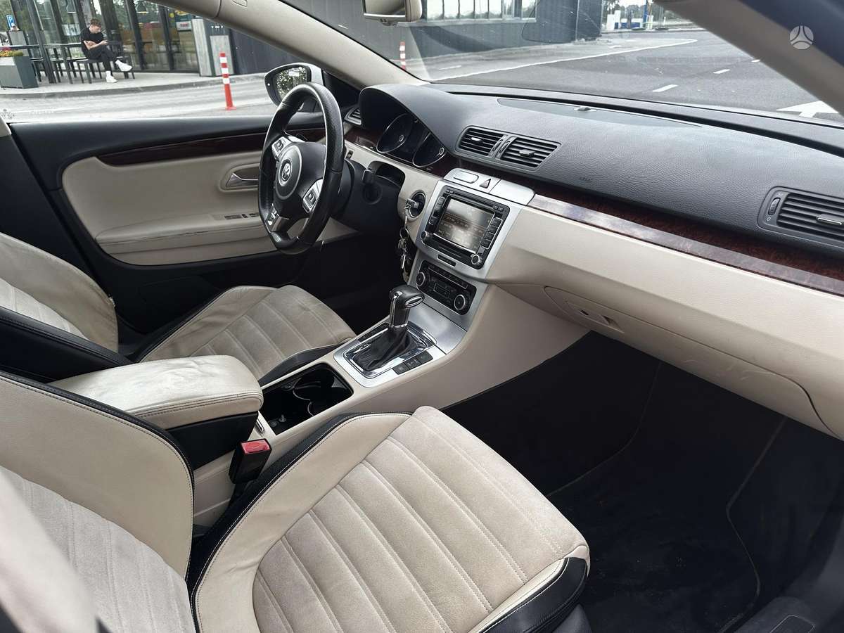 Volkswagen Passat CC - 11