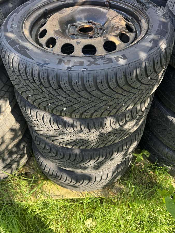 Audi A4, tērauda apzīmogoti, R16