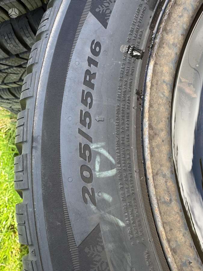 Audi A4, tērauda apzīmogoti, R16