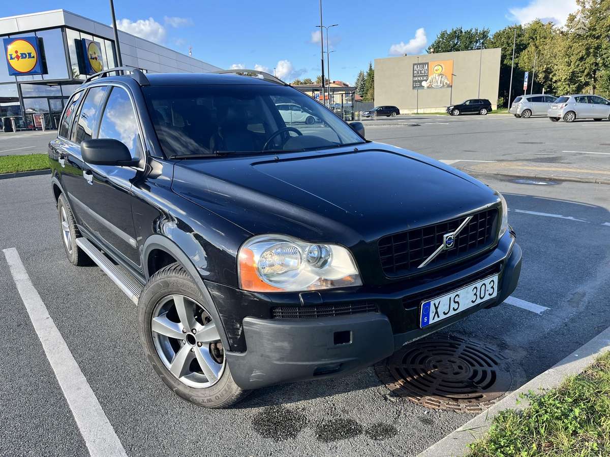 Volvo XC90 - 1