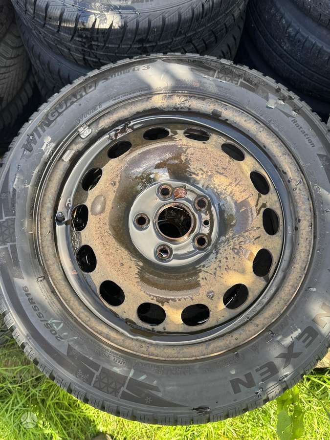 Audi A4, tērauda apzīmogoti, R16
