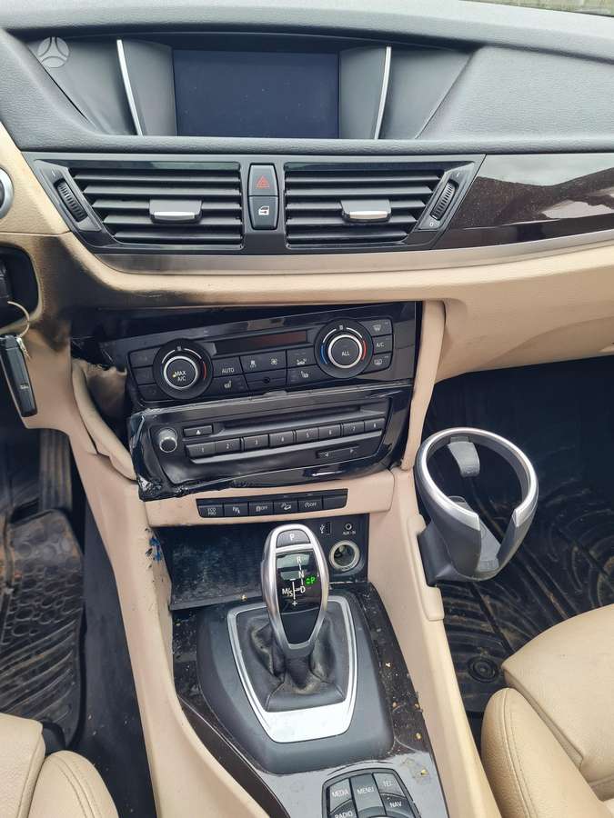 BMW X1 - 11