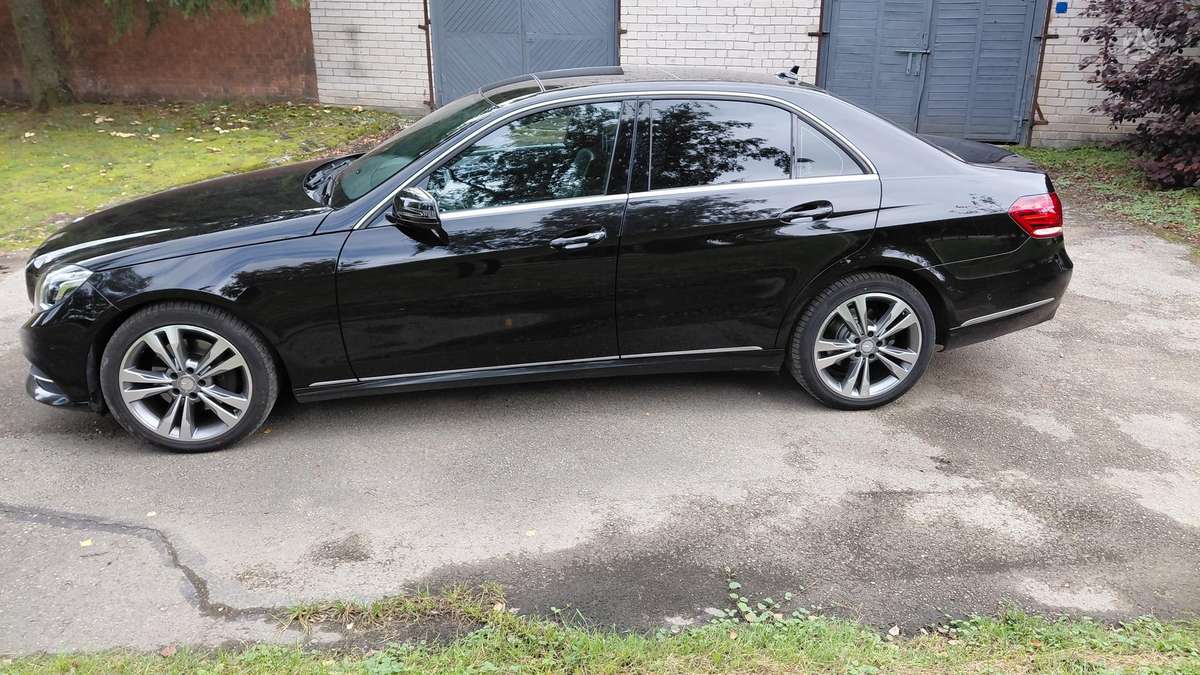 Mercedes-Benz E220 - 2