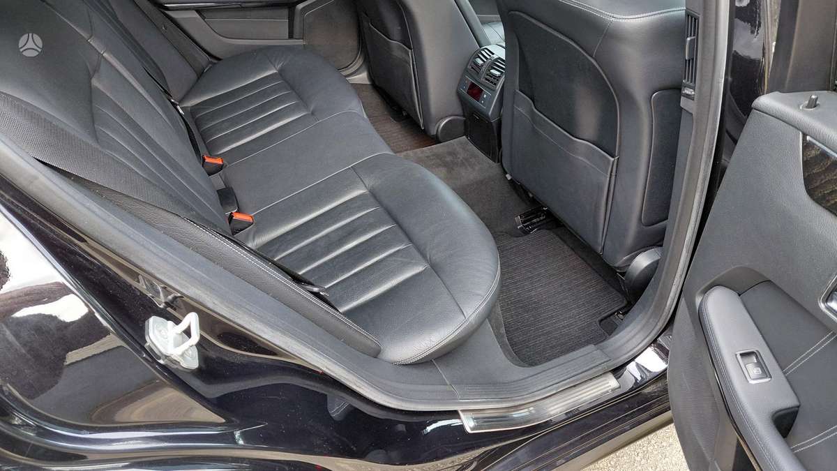 Mercedes-Benz E220 - 10