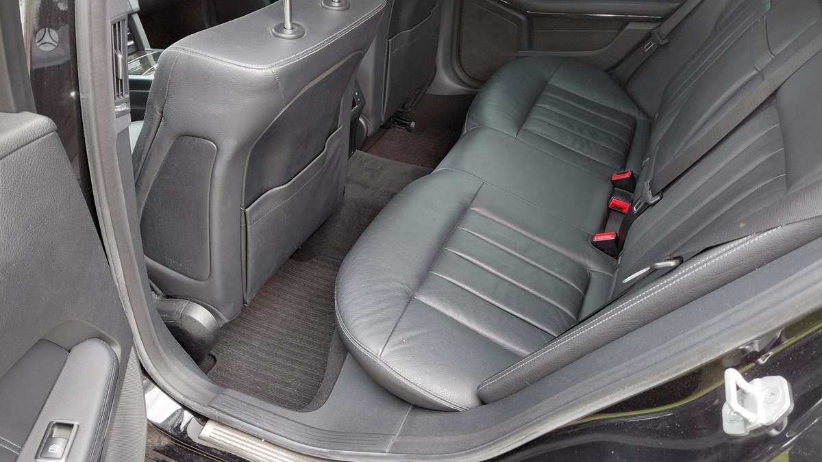 Mercedes-Benz E220 - 11