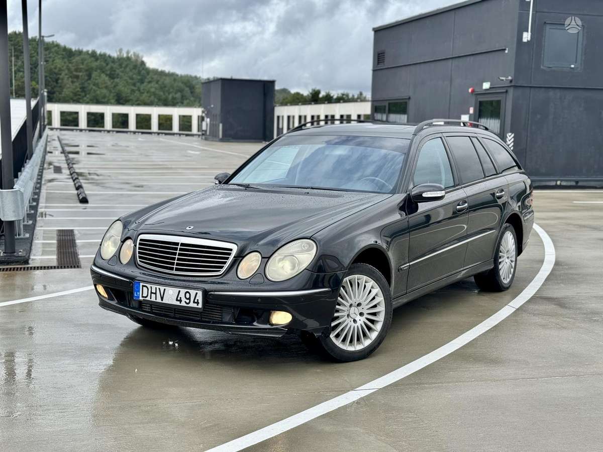 Mercedes-Benz E320 - 2