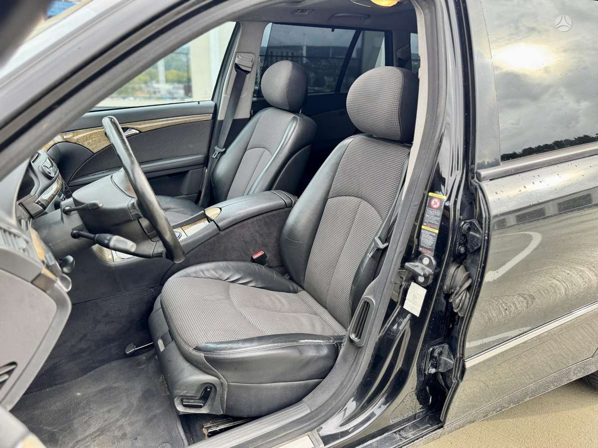 Mercedes-Benz E320 - 9
