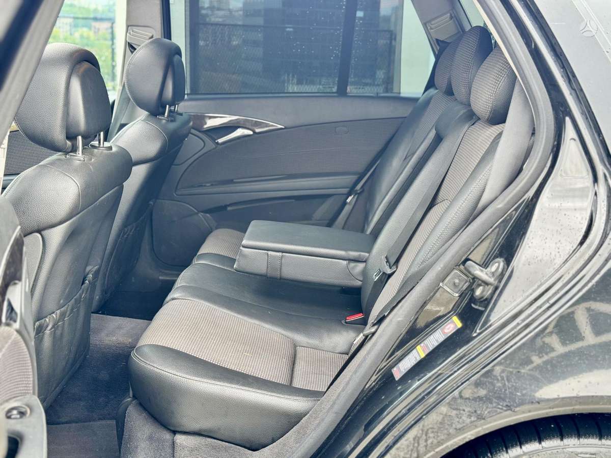 Mercedes-Benz E320 - 10