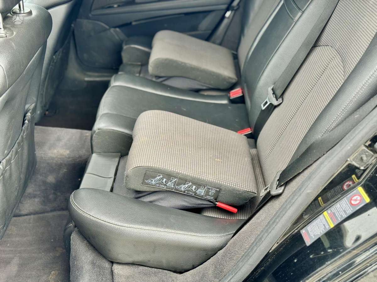 Mercedes-Benz E320 - 12