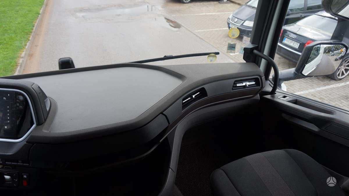 DAF XF480 Retarder, 2 спальных места