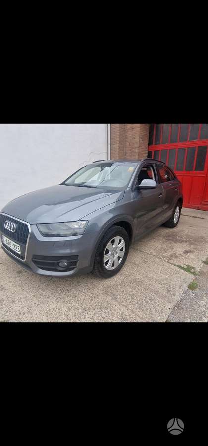 Audi Q3, 2.0 l., off-road / crossover