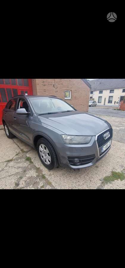 Audi Q3, 2.0 l., off-road / crossover