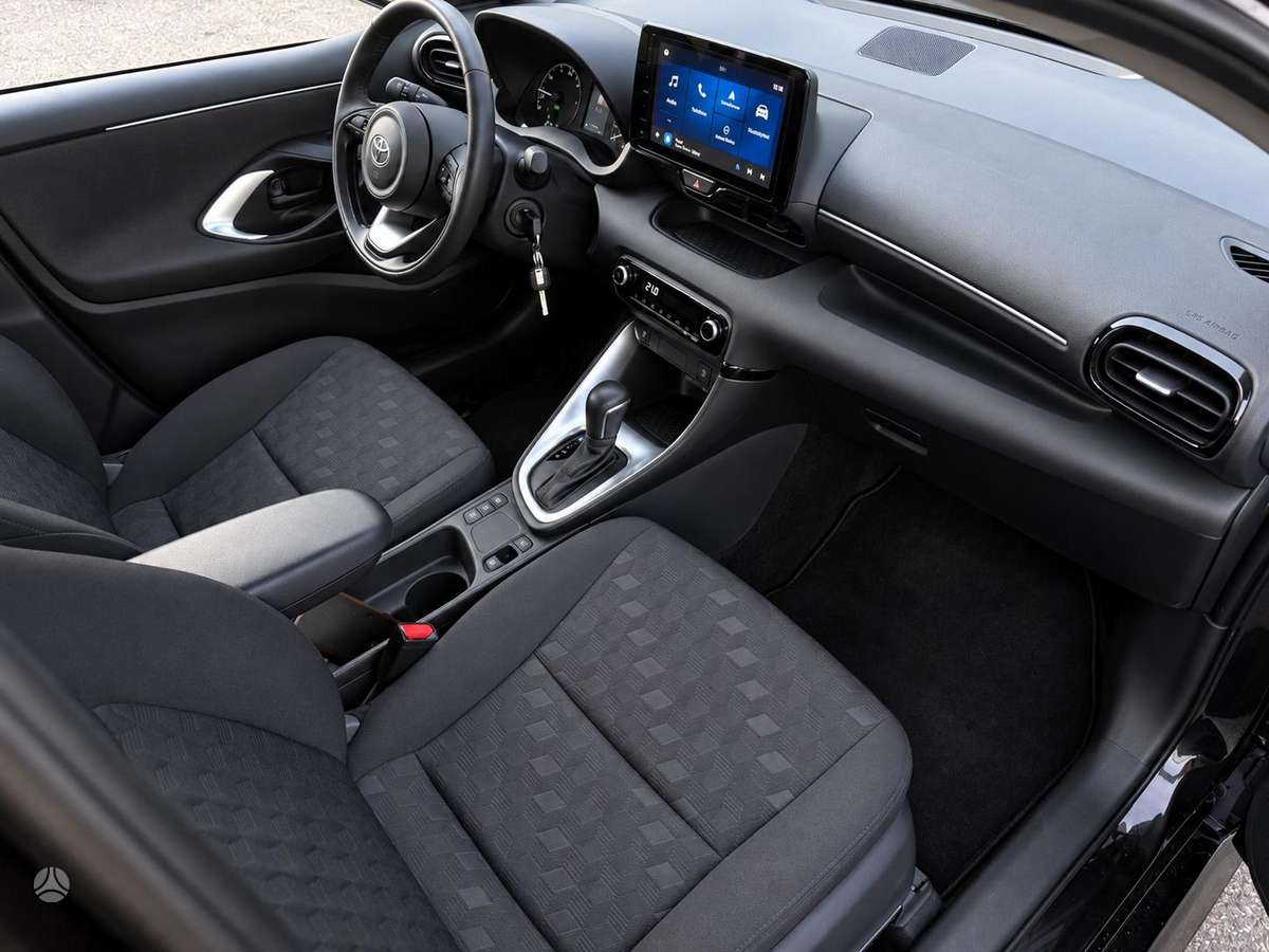 Toyota Yaris - 10