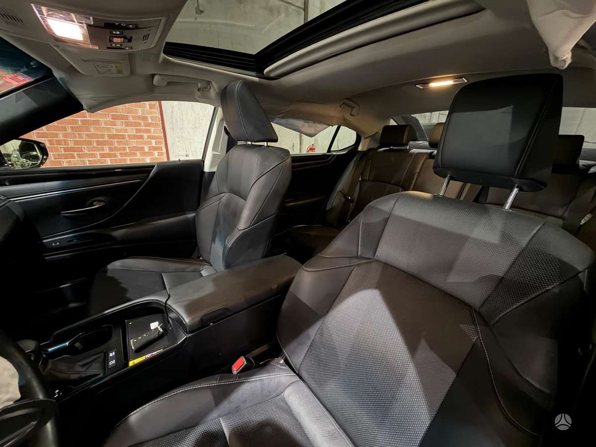 Lexus ES 300h - 9