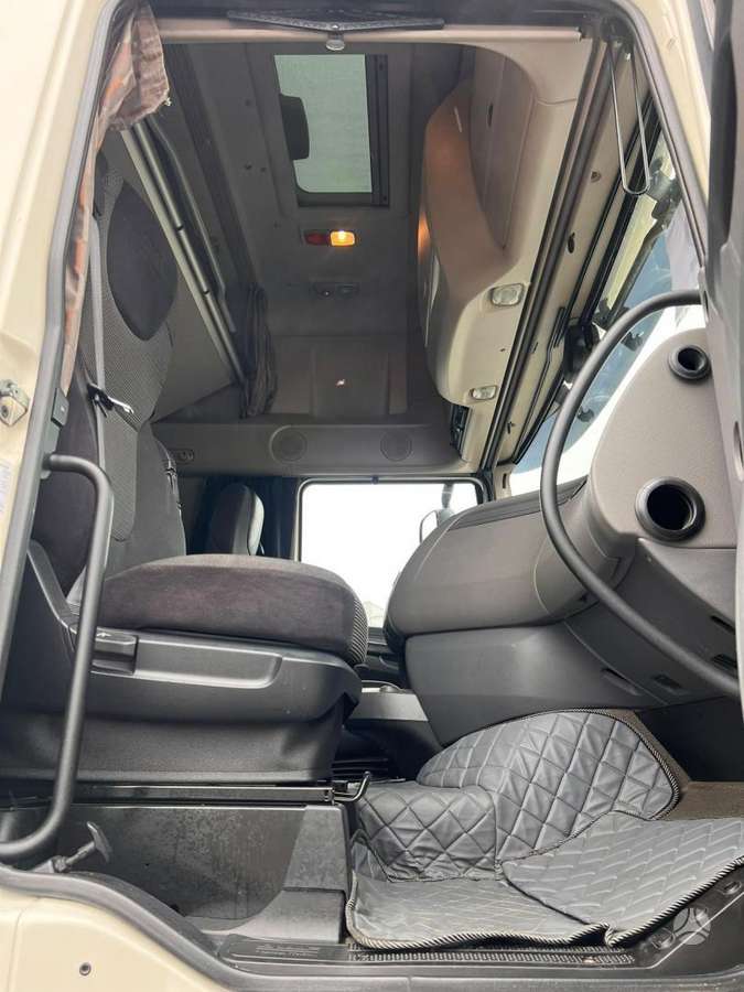 DAF XF 106.460, double sleeper