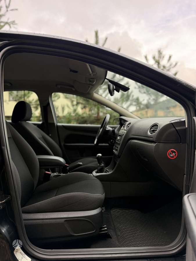 Ford Focus - 8