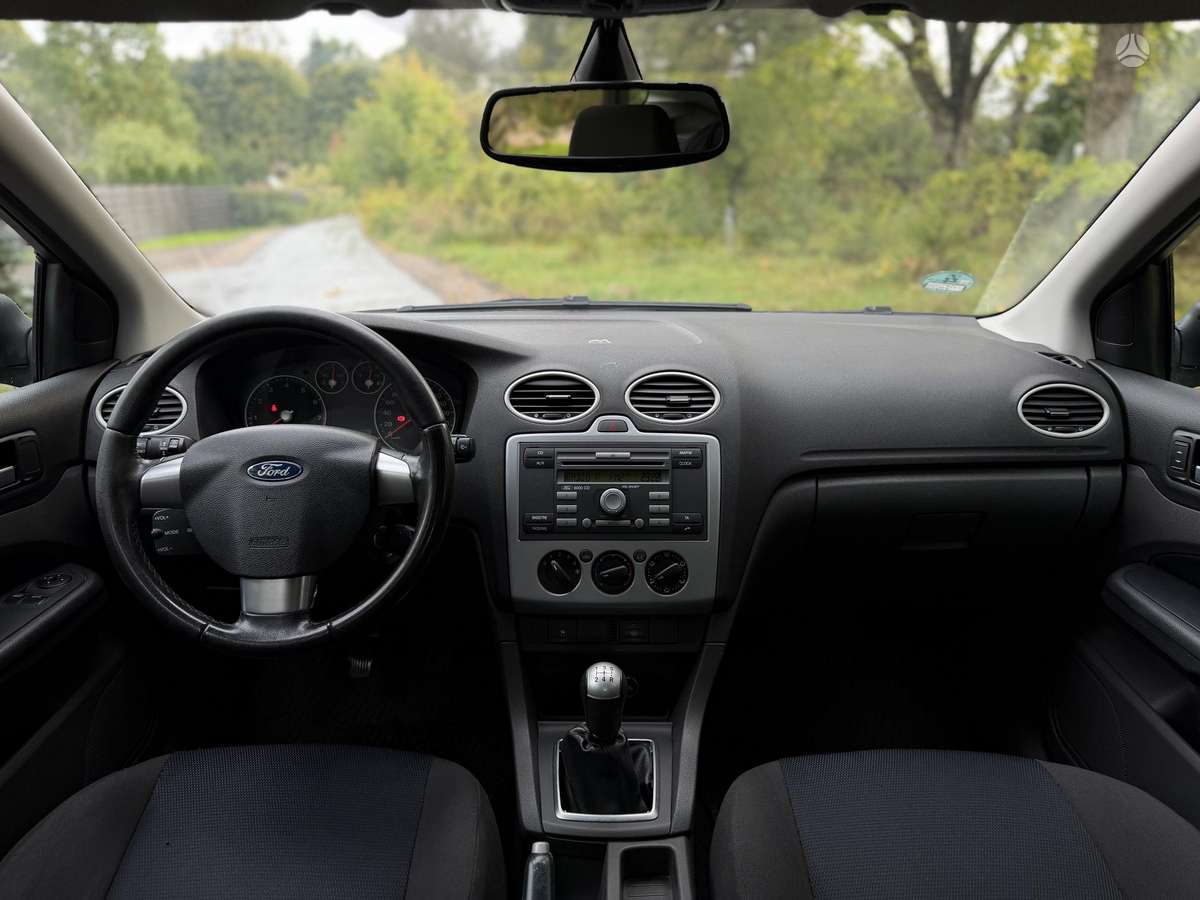Ford Focus - 10
