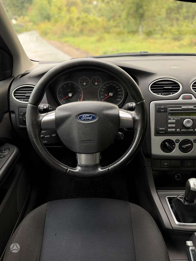 Ford Focus - 11