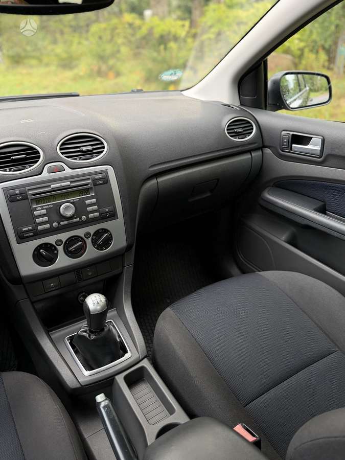 Ford Focus - 12
