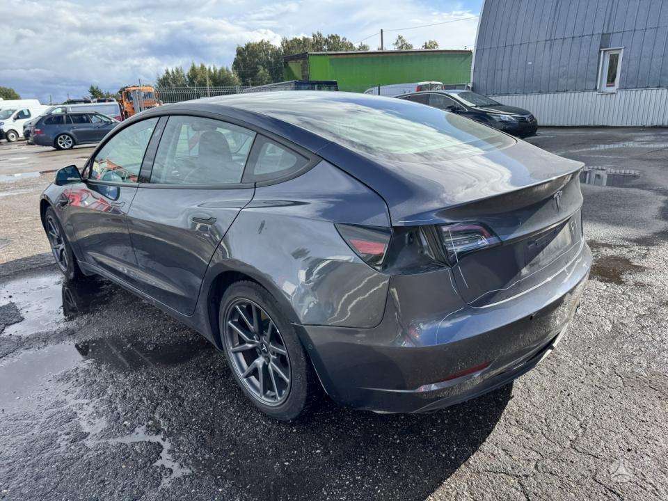 Tesla Model 3 - 6