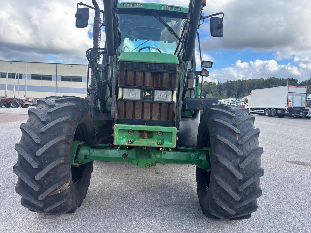 John Deere 6210, traktoriai