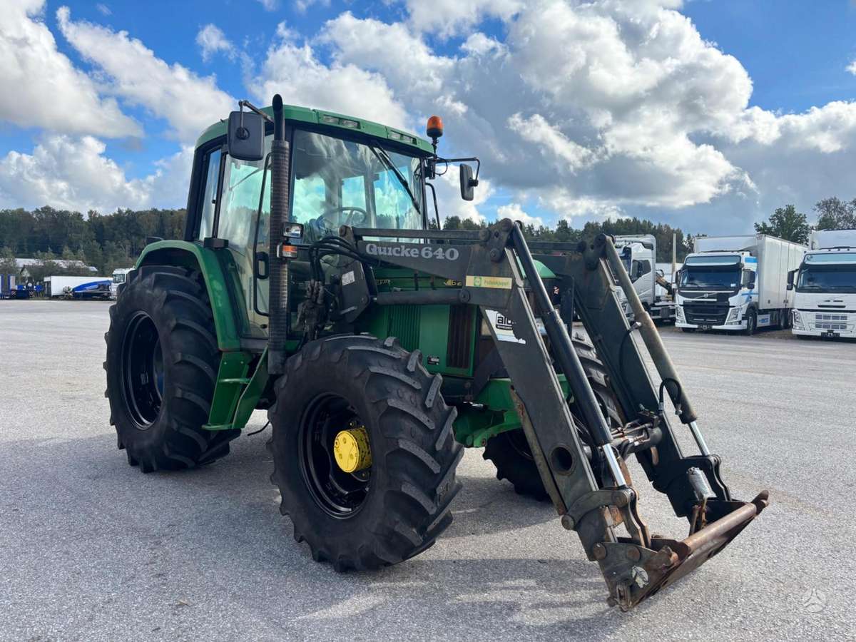 John Deere 6210, traktoriai