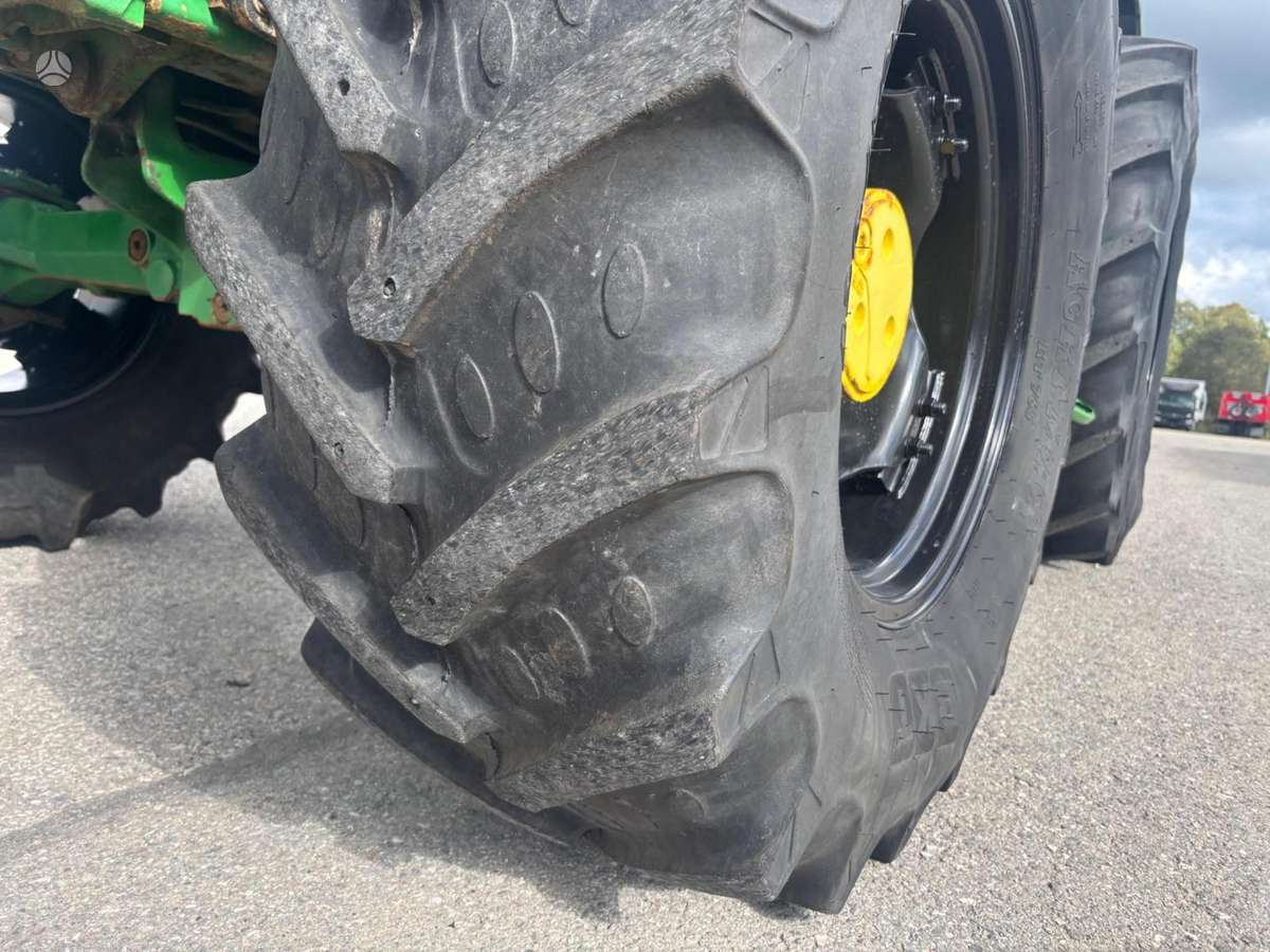 John Deere 6210, tractors