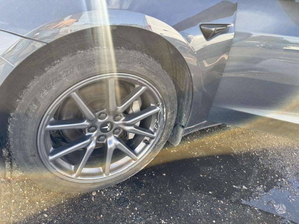 Tesla Model 3, 62 кВт·ч, Хэтчбек
