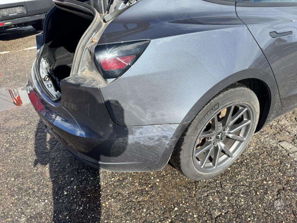 Tesla Model 3, 62 кВт·ч, Хэтчбек