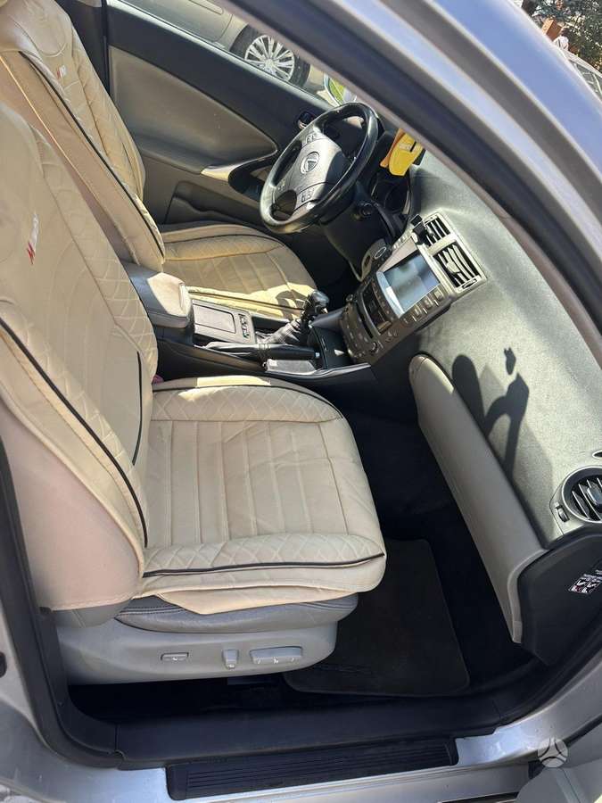 Lexus IS 220 - 4