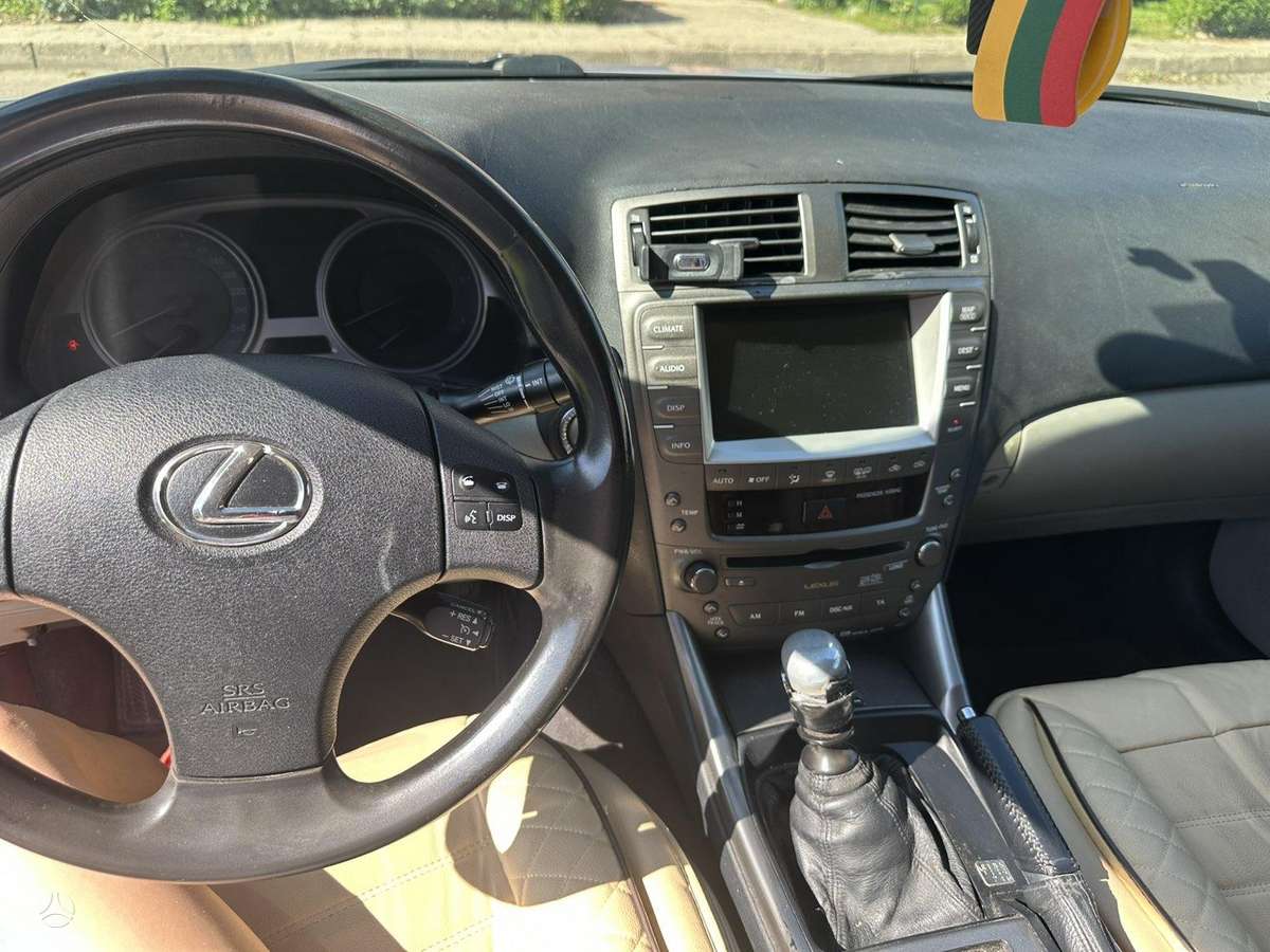 Lexus IS 220 - 7