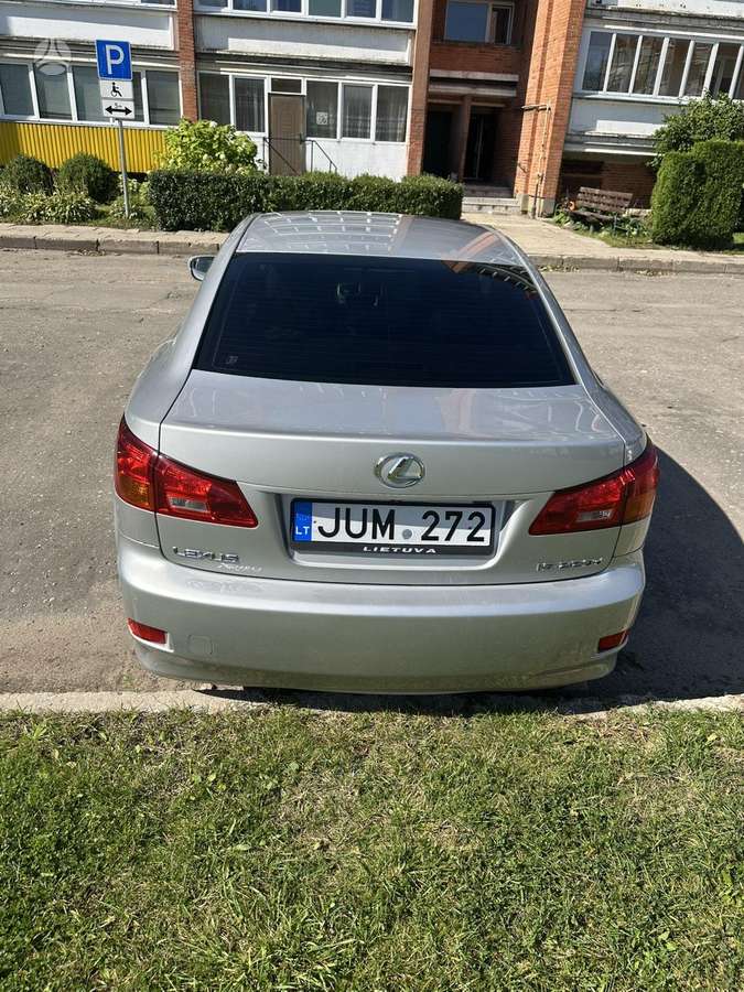 Lexus IS 220 - 8