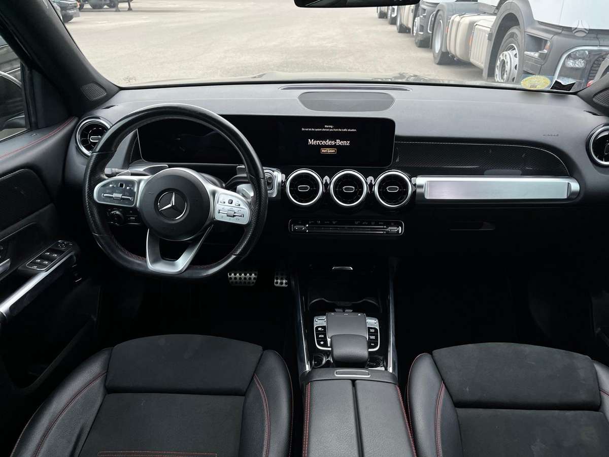Mercedes-Benz GLB200 - 11