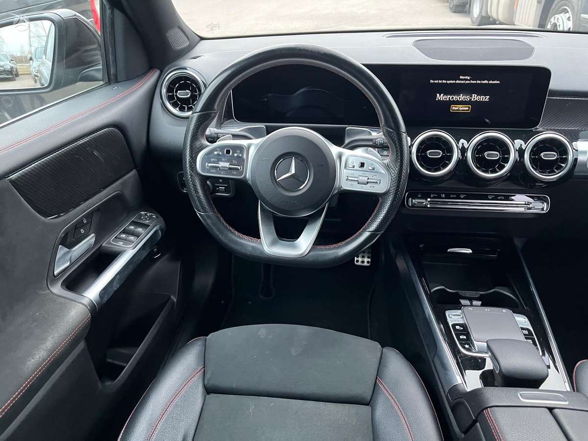 Mercedes-Benz GLB200 - 12