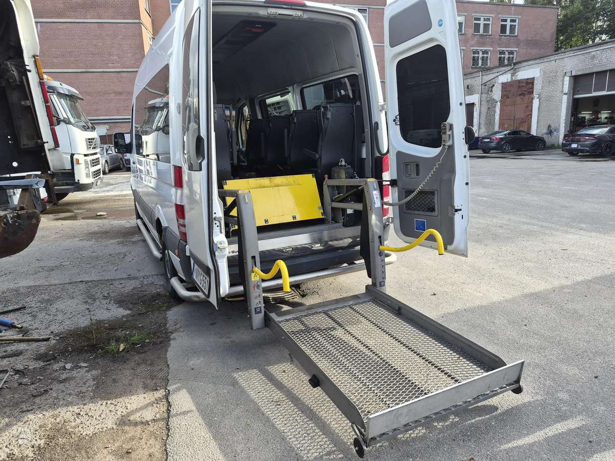 Mercedes-Benz Sprinter - 4