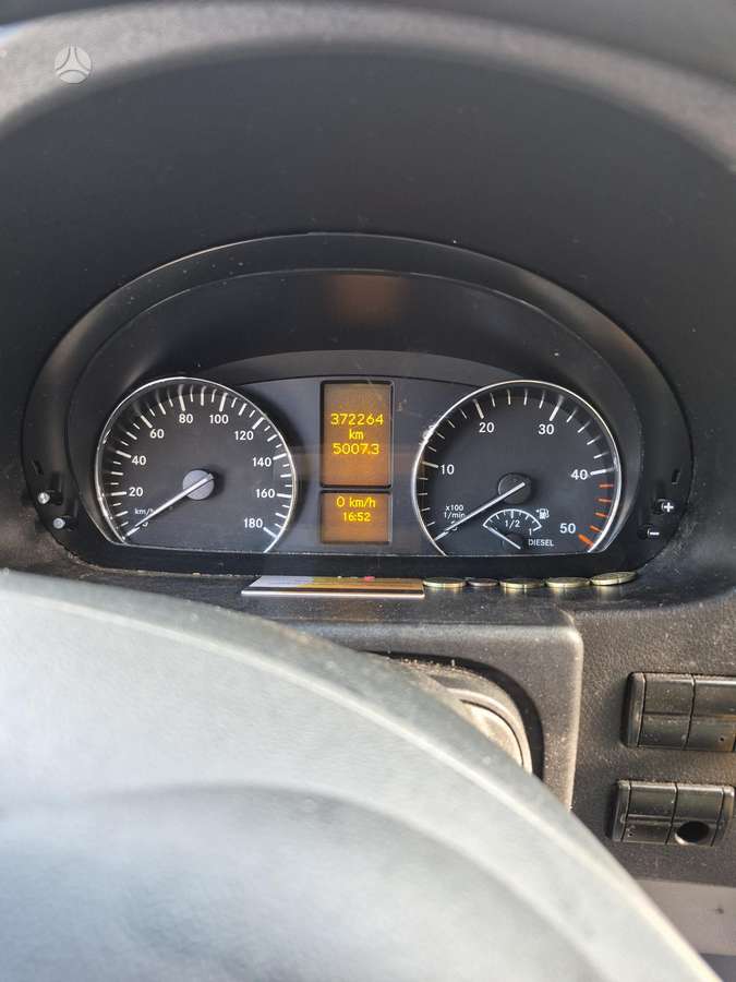 Mercedes-Benz Sprinter - 7
