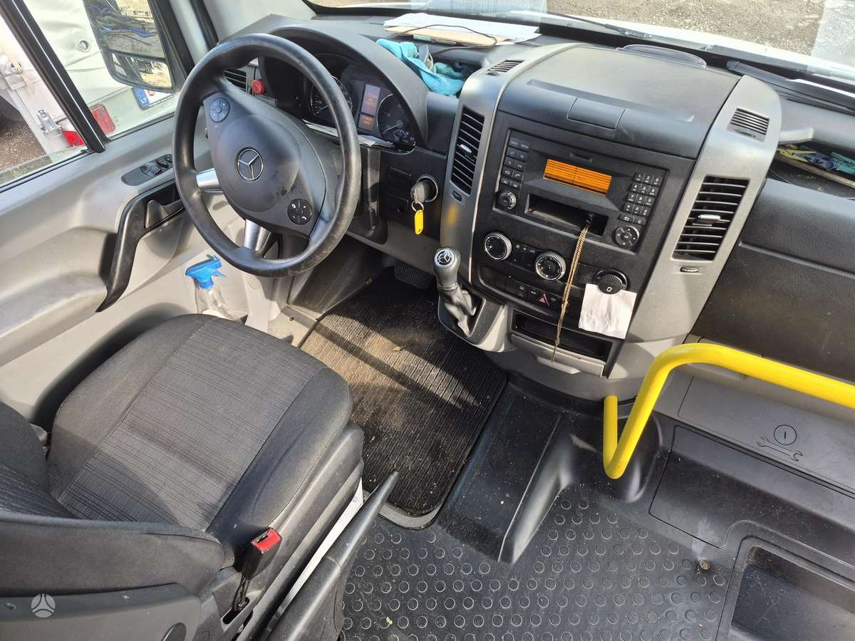Mercedes-Benz Sprinter - 8