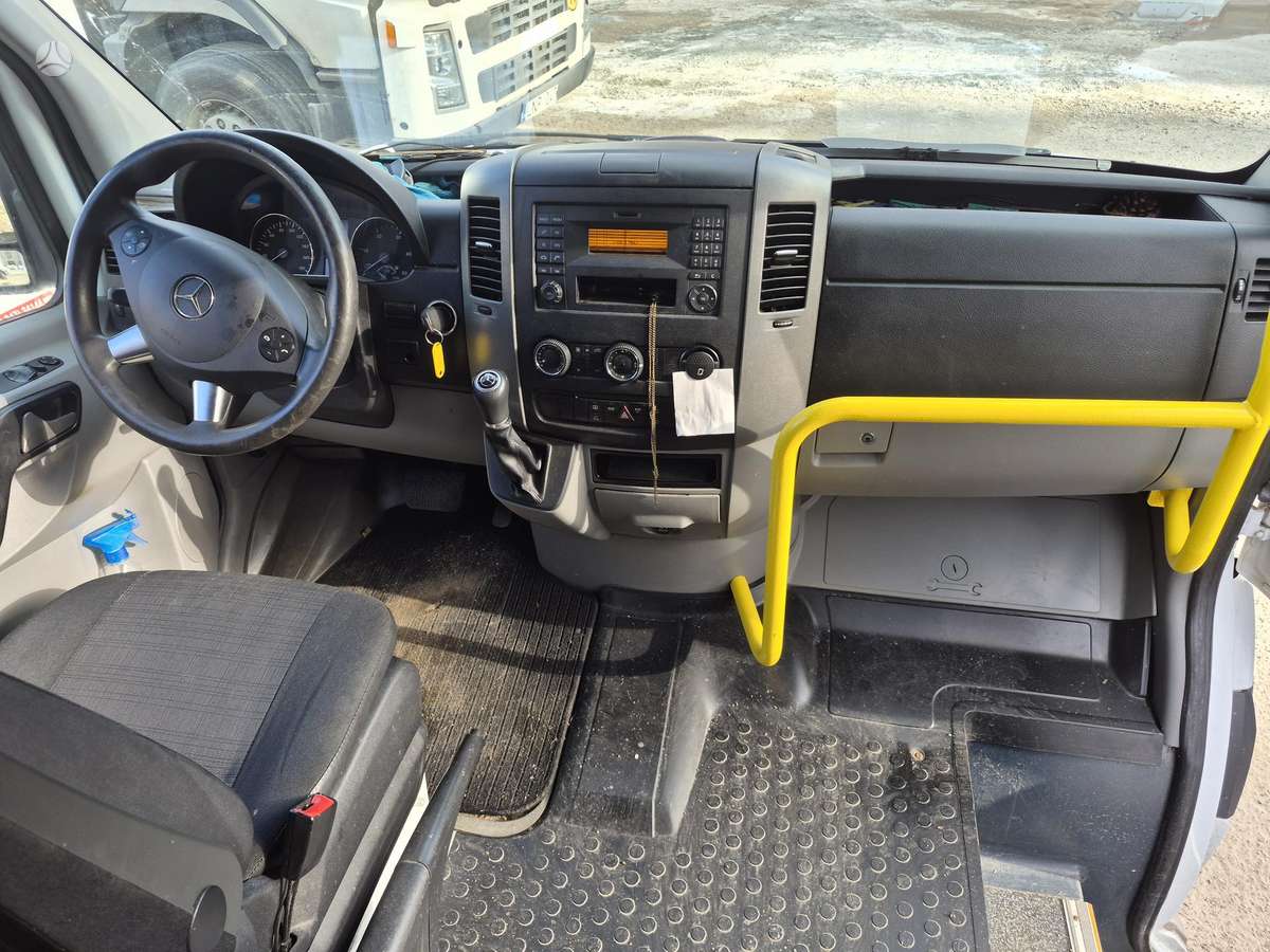 Mercedes-Benz Sprinter - 9