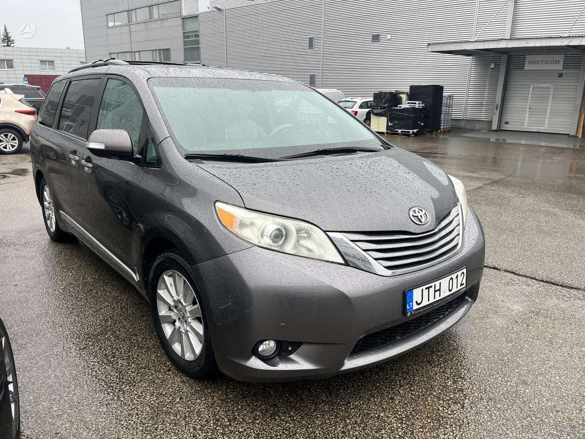 Toyota Sienna - 3
