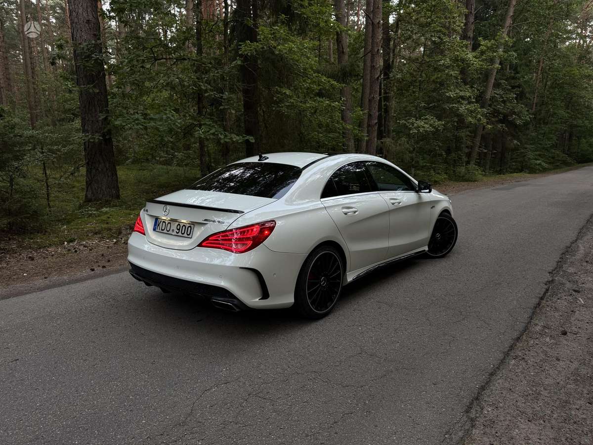 Mercedes-Benz CLA45 AMG - 6