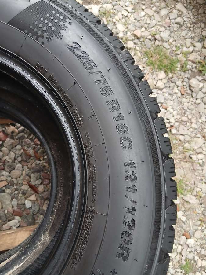 Kumho, universalios 225/75 R16