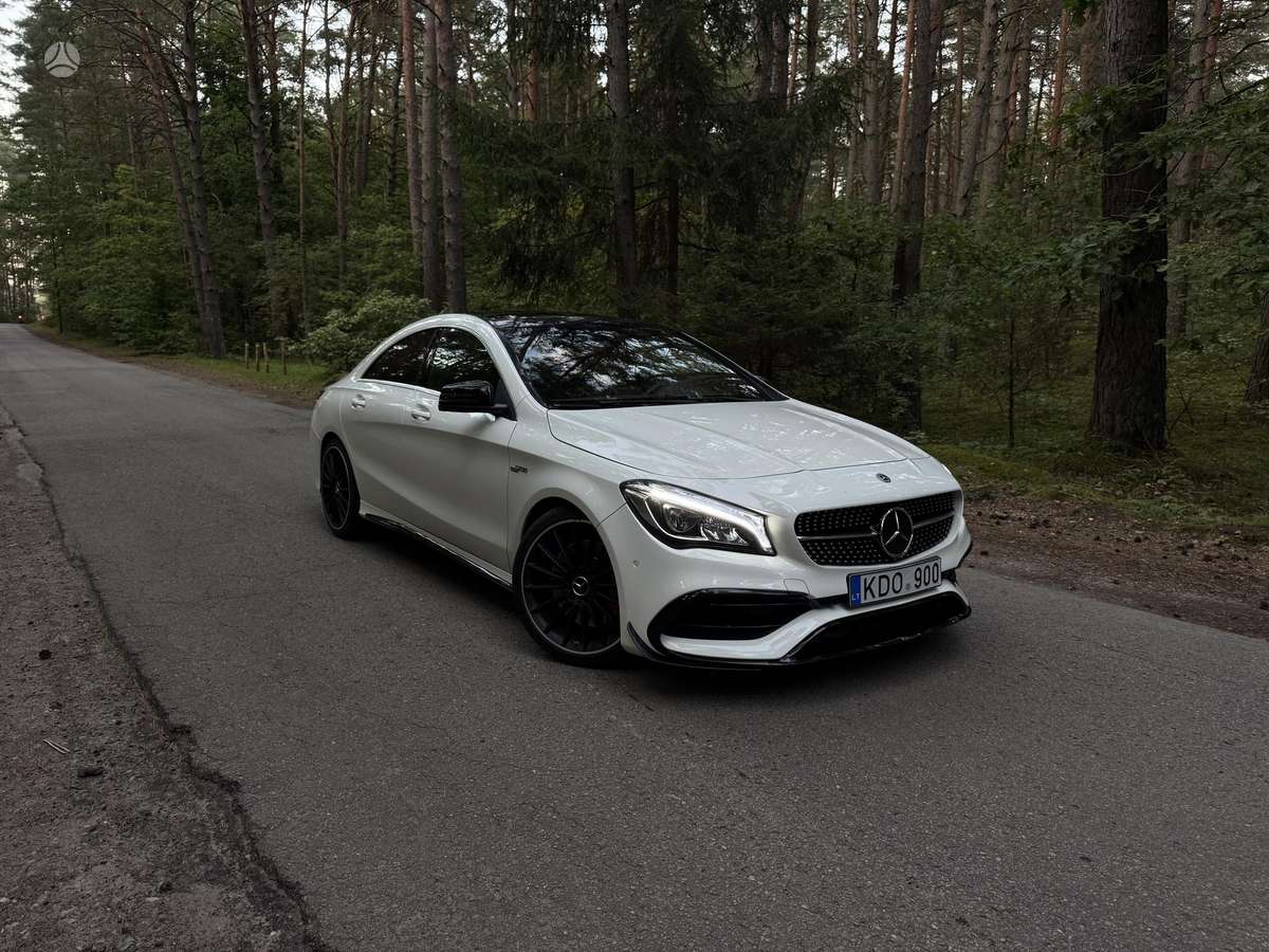 Mercedes-Benz CLA45 AMG - 7