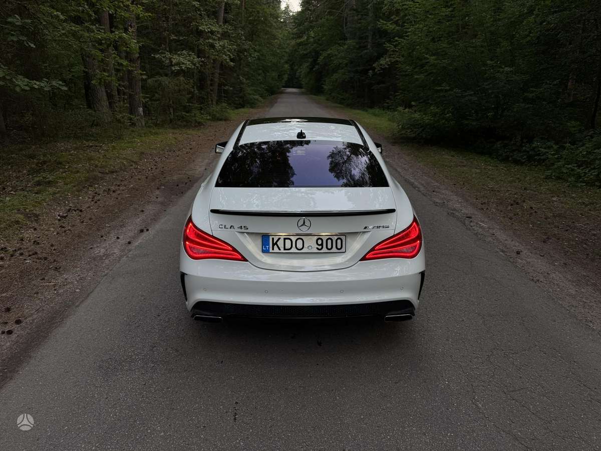 Mercedes-Benz CLA45 AMG - 10