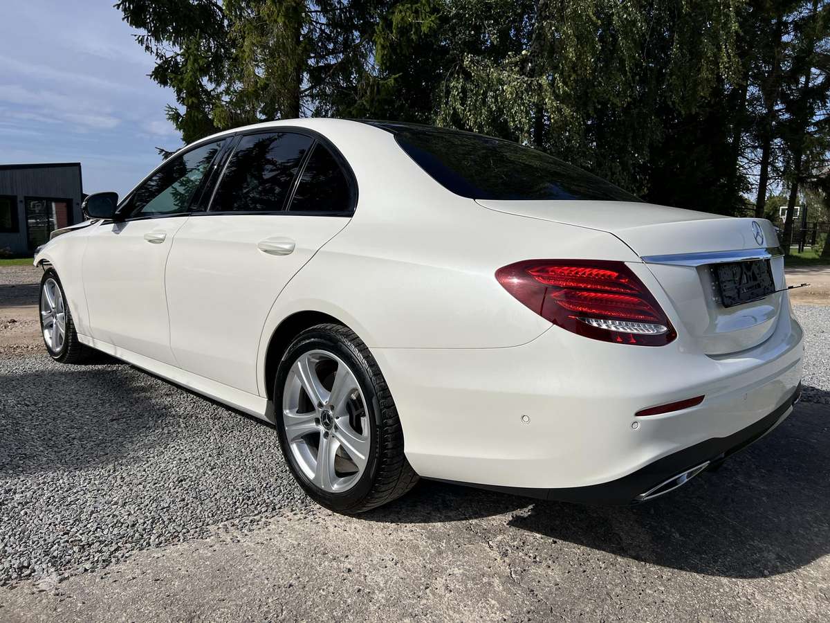 Mercedes-Benz E350 - 1