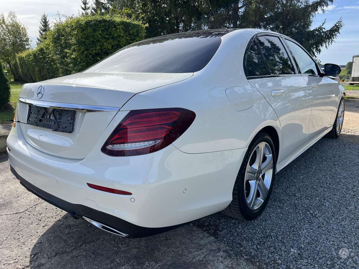 Mercedes-Benz E350 - 3