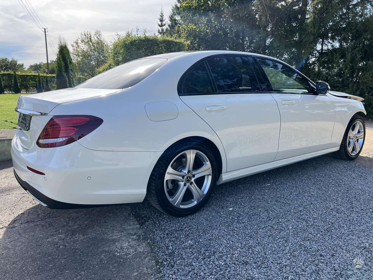 Mercedes-Benz E350 - 4