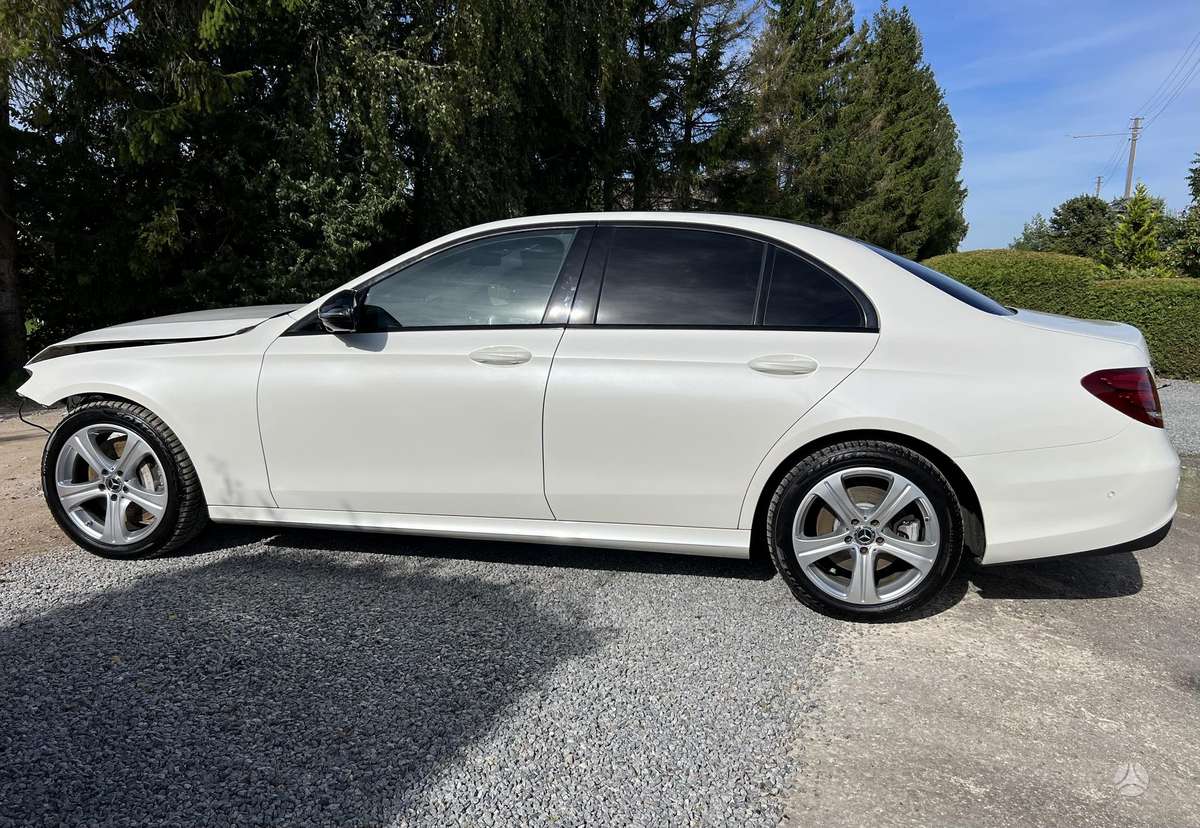 Mercedes-Benz E350 - 5